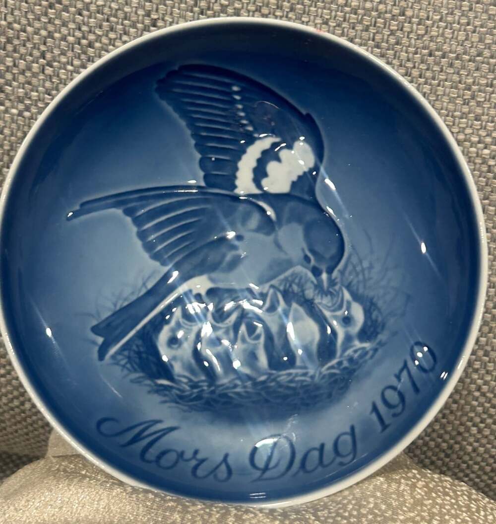 Bing & Grondahl 1970 Mother's Day Porcelain Plate Mors Dag Birds